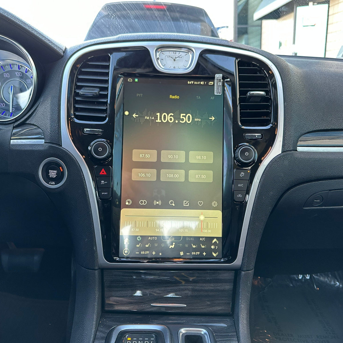 13.6" Vertical Screen Android 12 Navigation Radio for Chrysler 300 300C 300S 2011 - 2023 | Phoenix Automotive